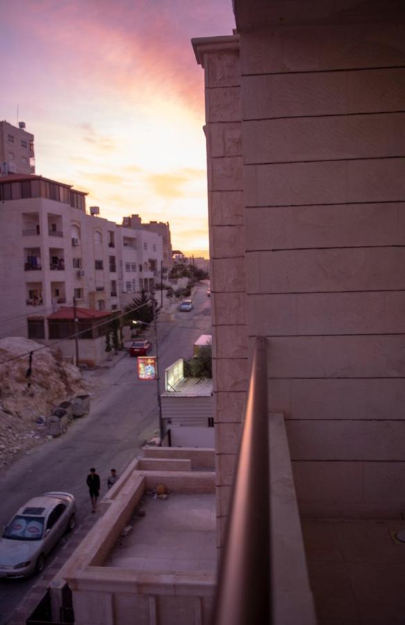 شقة مفروشة فرش فاخر ٣ غرف نوم في طبربور عمان Dış mekan fotoğraf